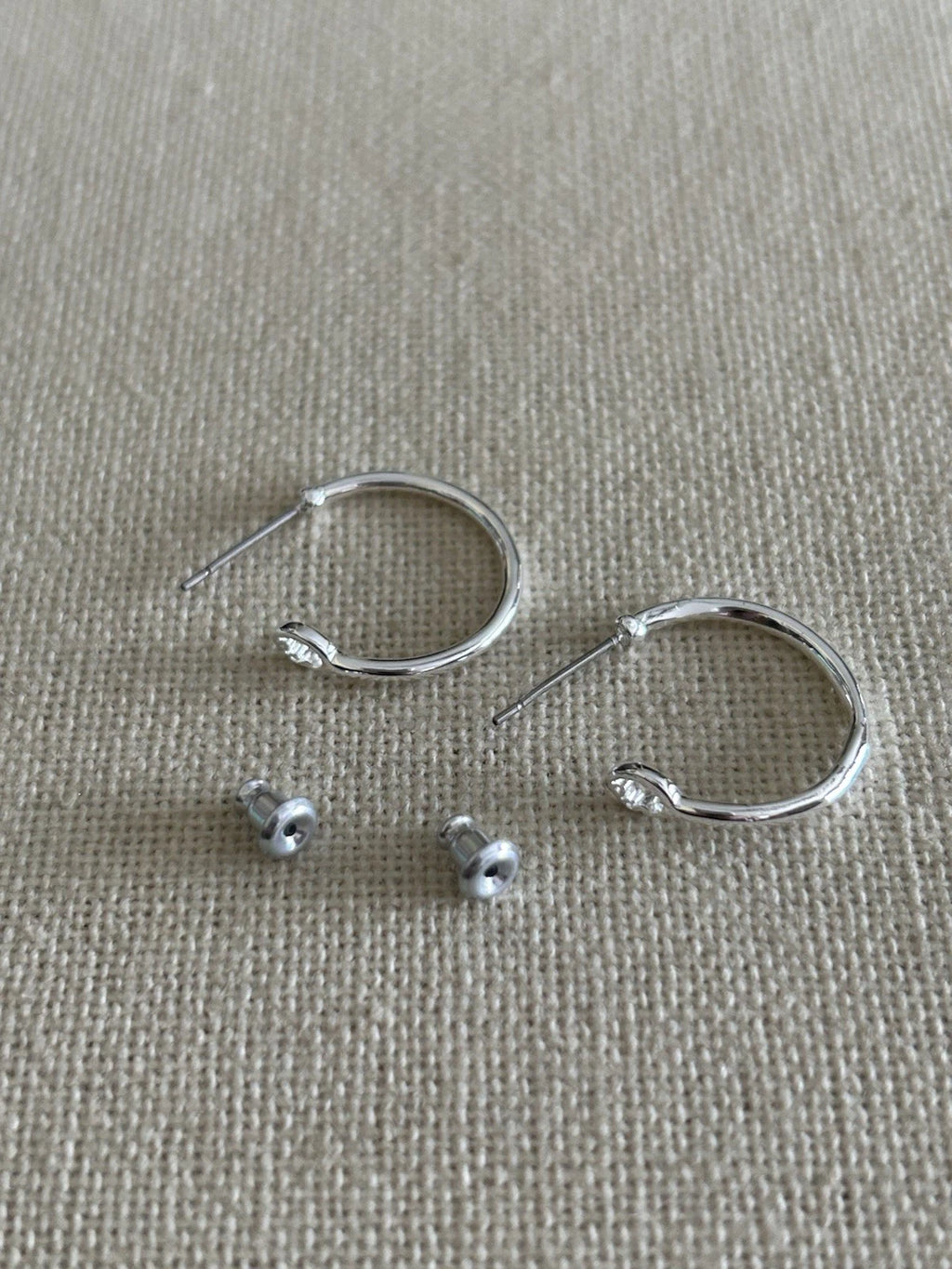 Origami Owl ER2001 Silver-Tone Customisable Hoop Earrings – New