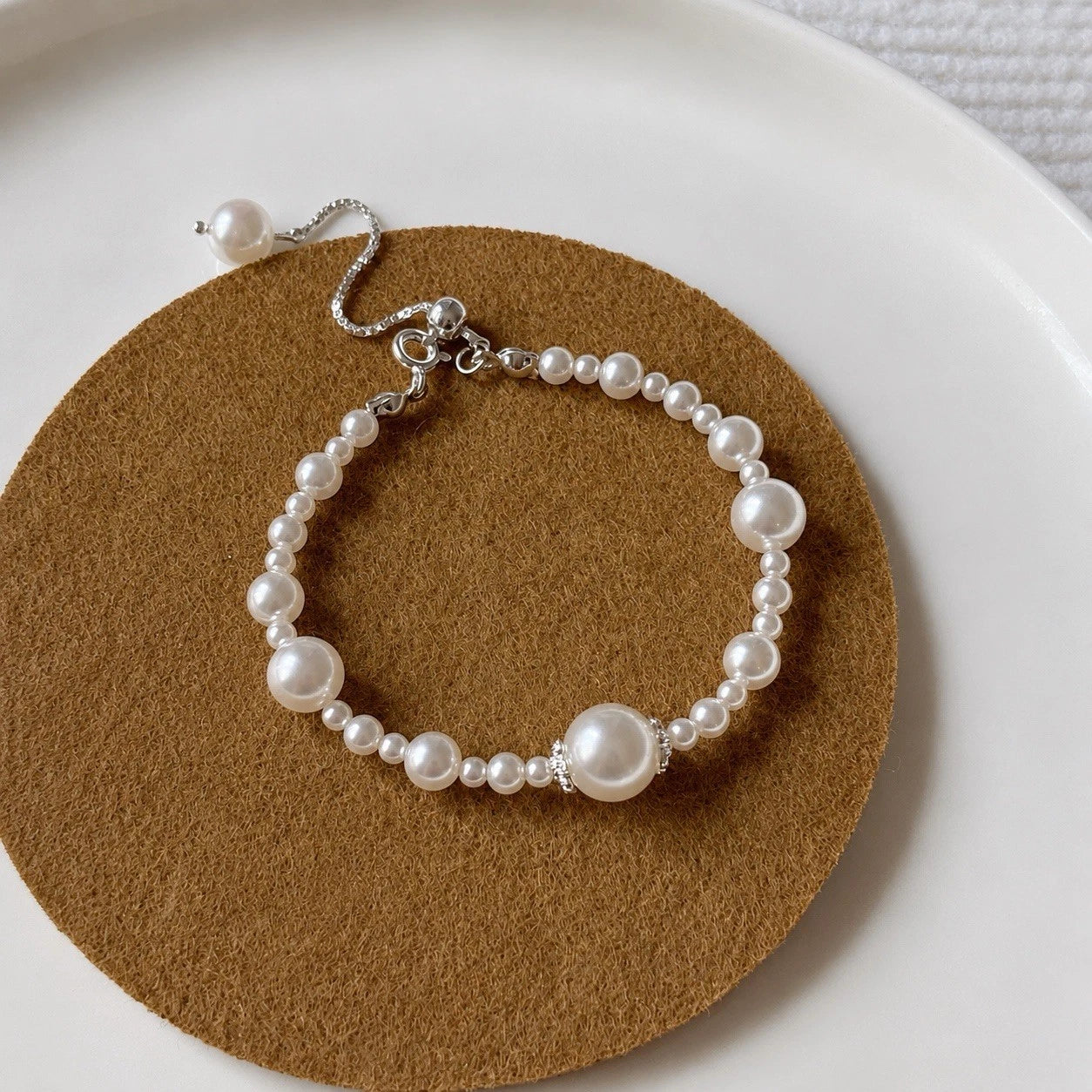 Elegant Pearl Beaded Bracelet for Women – Adjustable Silver-Tone Jewellery